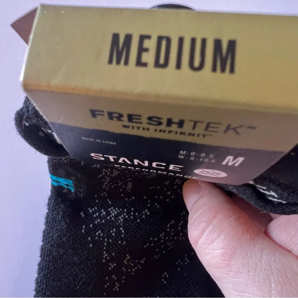 STANCE PERFORMANCE MID CUSHION FRESHTEK ATHLETIC SOCKS BLACK UNISEX MEDIUM NWT